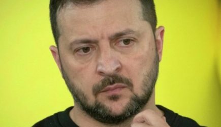 Зеленский признал, что Украина не сможет вернуть Крым с помощью оружия