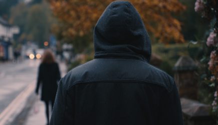 Напавший на двух женщин за день маньяк изнасиловал старушку с деменцией