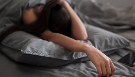 Раскрыт простой и эффективный способ быстро заснуть при пробуждении ночью