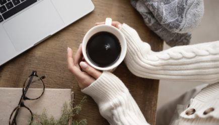 Ваша утренняя чашка кофе может спасти вам жизнь: и дело не в бодрости