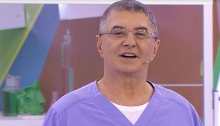 «Я не знаю, но делаю умный вид»: Мясников раскрыл шокирующий секрет, как он ставит диагнозы в эфире