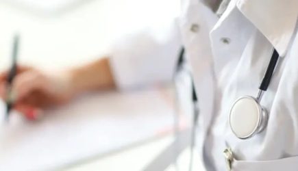 Добавит годы жизни жирная еда: Что очистит организм от холестерина и снизит сахар, объяснил врач