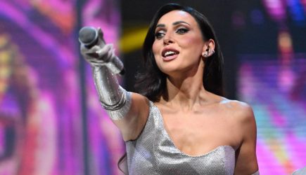 Певица Алсу вынуждено прервала концерт: в зале случилось ЧП