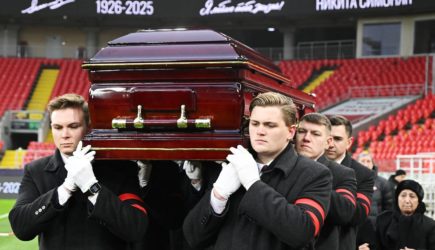 Началась церемония прощания с Никитой Симоняном