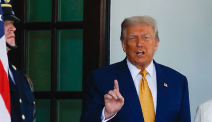 Reuters: план Трампа по Украине может обернуться «чёрной дырой» для экономики ЕС