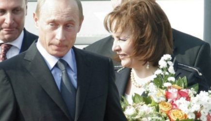Президент и бывшая первая леди: история любви Владимира и Людмилы Путиных