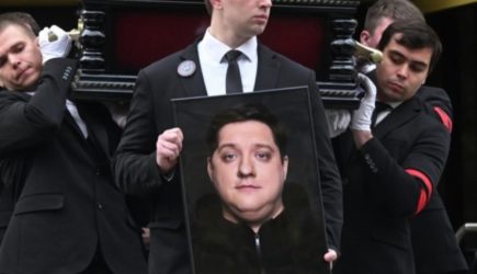 Романа Попова кремируют по его просьбе над Черным морем