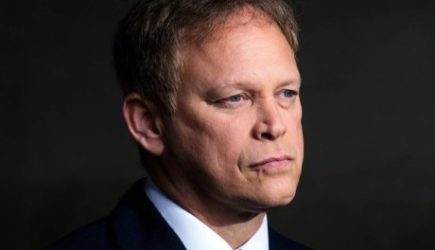 Самолет министра обороны Британии атакован: ЧП над Калининградом