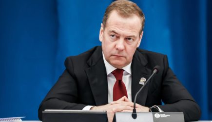 Медведев жестко высказался о новогоднем обращении президента Финляндии