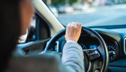 Разговоры за рулем способны нарушать работу глаз &ndash; исследование