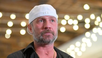 Костомаров признался, что спорт медленно уходит из его жизни