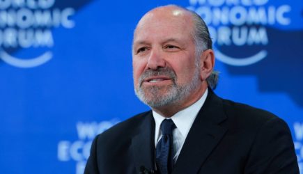 Американского министра освистали в Давосе