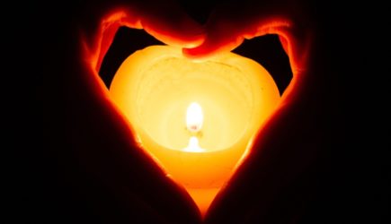 Ушла легенда, создавшая саундтрек эпохи: мир скорбит о величайшем музыканте современности