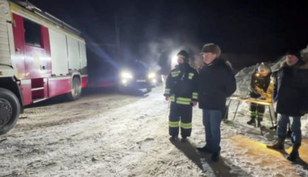 В Пензе вторые сутки не могут потушить пожар после падения обломков БПЛА