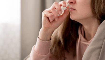 Сожжете слизистую: врач назвала два «народных» средства, которые нельзя капать в нос ни в коем случае
