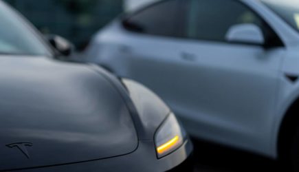 В Китае запретили скрытые ручки в автомобилях