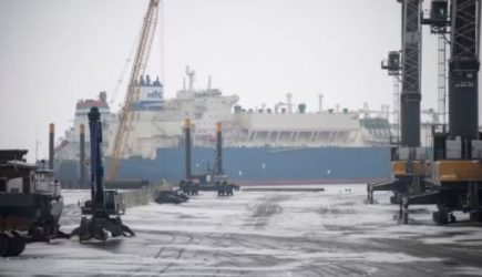 У&nbsp;крупнейшего терминала СПГ Германии закончился газ: танкер застрял, ледокол сломался