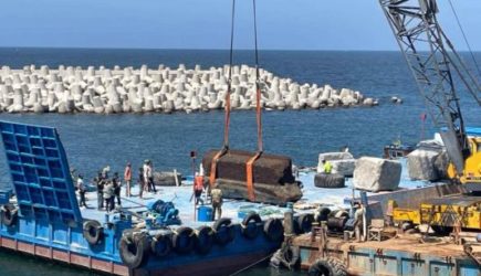 Останки одного из семи античных чудес света подняли со дна моря в Египте