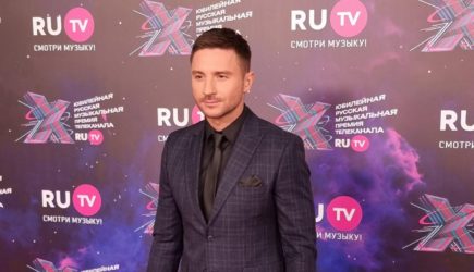 Скандал на федеральном ТВ: Лазарев жестко осадил дерзких музыкантов, заступившись за честь Надежды Бабкиной