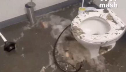 Корабль ВМС США за&nbsp;13 млрд долларов &laquo;обделался&raquo; у&nbsp;берегов Ирана