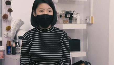 Знаменитая певица бросилась спасать бойфренда из горящей машины и получила тяжелые ожоги