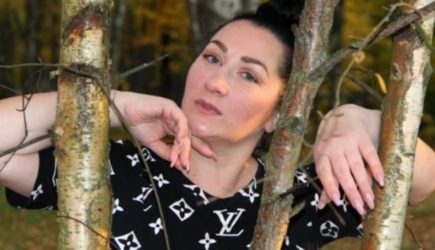 Яна Павлова из &laquo;Вороваек&raquo; в горе: дочь и сын погибли, сорвавшись в овраг на тюбинге