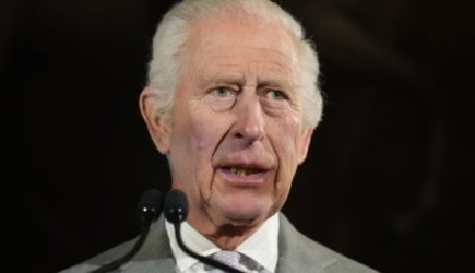 Король Карл III готовит отречение на фоне ареста брата и дела Эпштейна