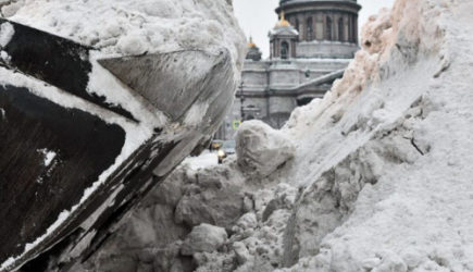 Петербуржцев предупредили, когда ждать новых снежных завалов