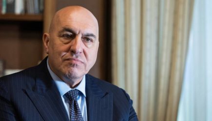 Министр обороны Италии сбежал из обстреливаемого Дубая и бросил семью