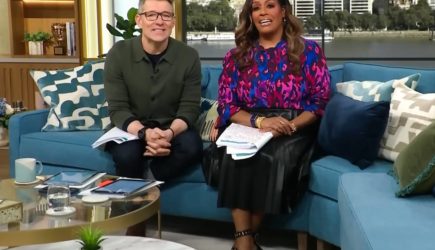 Телеведущая пошло пошутила в прямом эфире и лишила коллегу дара речи