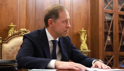 Мантуров стал Героем России