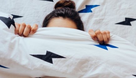 Правило «до полуночи» не работает: Бехтерева назвала идеальное время для отхода ко сну