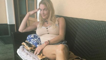 Волочкова пожаловалась на дочь и мать