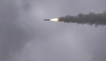 На Украине сняли летящий над Киевом &laquo;Искандер&raquo;