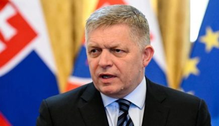 Премьер Словакии пошел на&nbsp;конфронтацию с&nbsp;Еврокомиссией из-за Зеленского