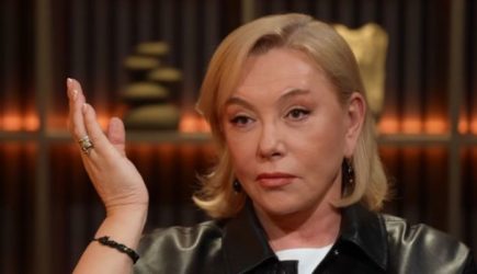 Ведущая Первого канала сравнила уехавших из&nbsp;России людей с&nbsp;собаками