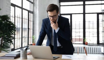 Названа отрасль с зарплатами более миллиона рублей