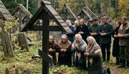 Голбец и дом для души: Удивительная история крестов под крышей
