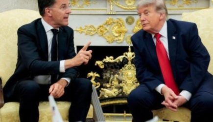 Генсека НАТО Марка Рютте назвали семейным психологом для сделок с Трампом