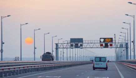 Крымский мост опустел