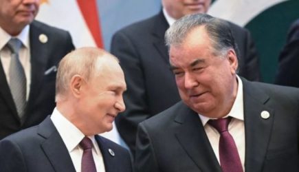 С такими «союзниками» и врагов не надо: Таджикистан вводит санкции против россиян