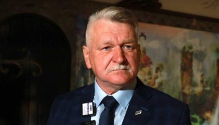 Польский политик впервые публично передал помощь для российской армии