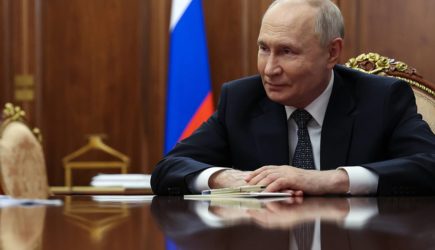 Путин отправил в отставку главу российского региона