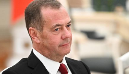 Зловещий призыв Медведева к Трампу вызвал беспокойство на Западе